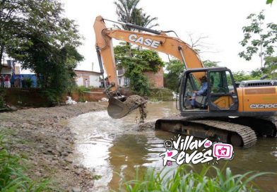 La maquinaria ya está nuevamente en acción sobre el río Ariari