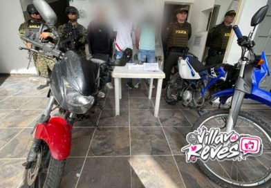 Capturan a tres presuntos integrantes de las A.G.C. en el Meta con un arma de fuego y panfletos extorsivos