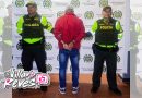 Presentó una licencia de conducción falsa cuando la Policía de Tránsito y Transporte lo detuvo